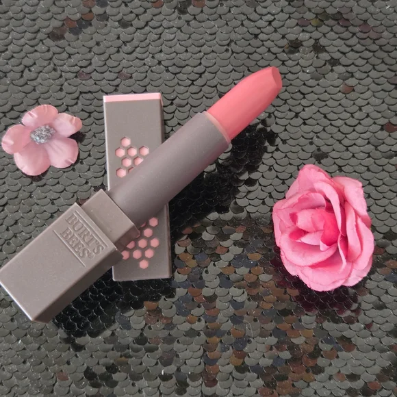 Burt's Bees 100% Natural Moisturizing Satin Lipstick NWT - Picture 5 of 8